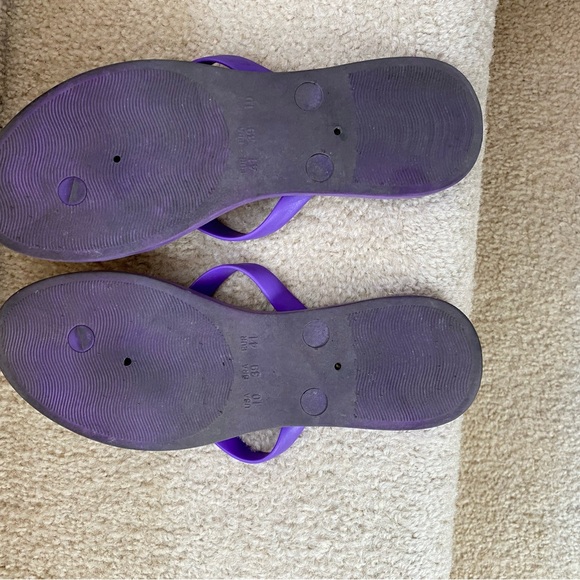 No Boundaries and Sole Selection Women's Lilac and Purple Sandals Set - Picture 4 of 4